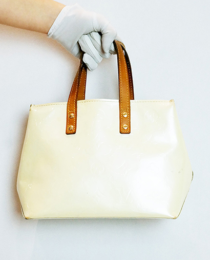 Reade, front view